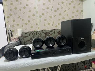 LG HOME THEATER 5.1 (650 watts )No Bluetooth