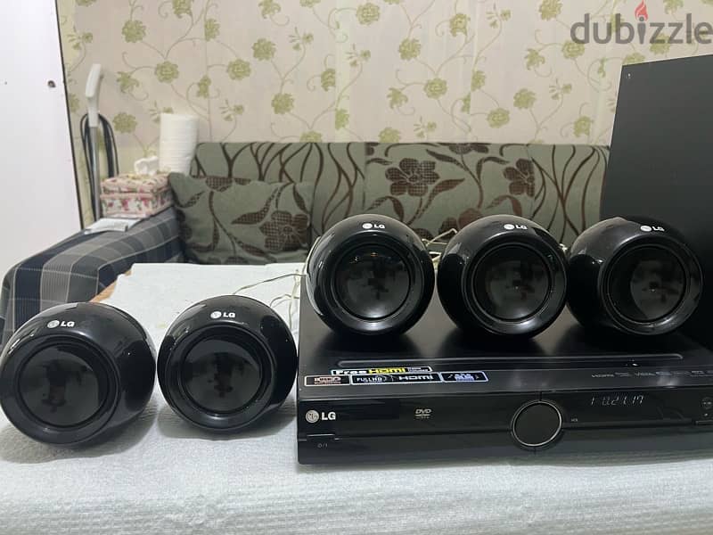 LG HOME THEATER 5.1 (650 watts )No Bluetooth 6