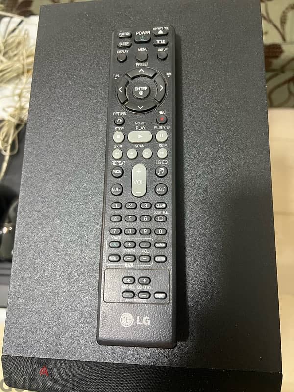 LG HOME THEATER 5.1 (650 watts )No Bluetooth 9