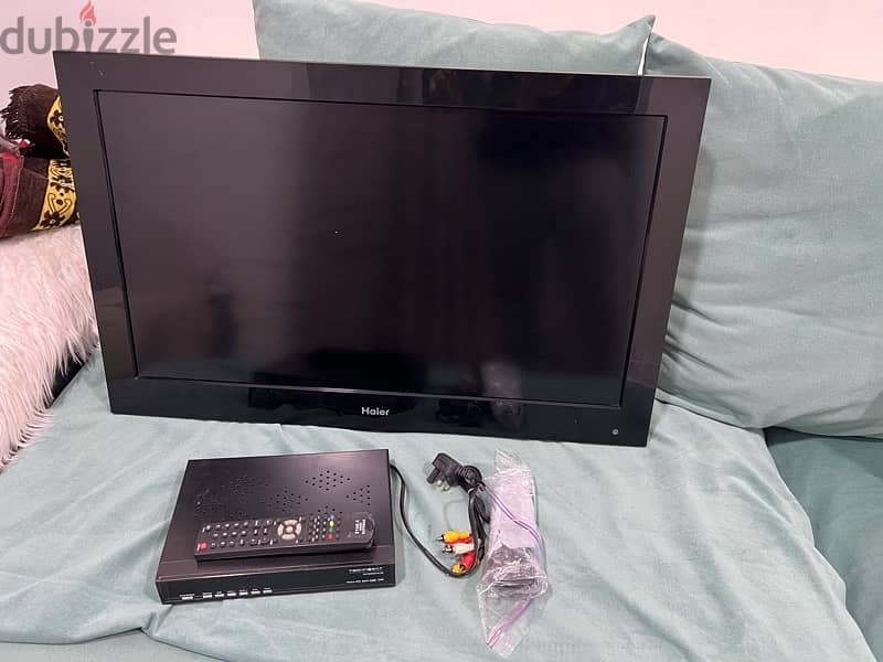 haier lcd 32 inches with receiver and remote and stand perfect conditi 4