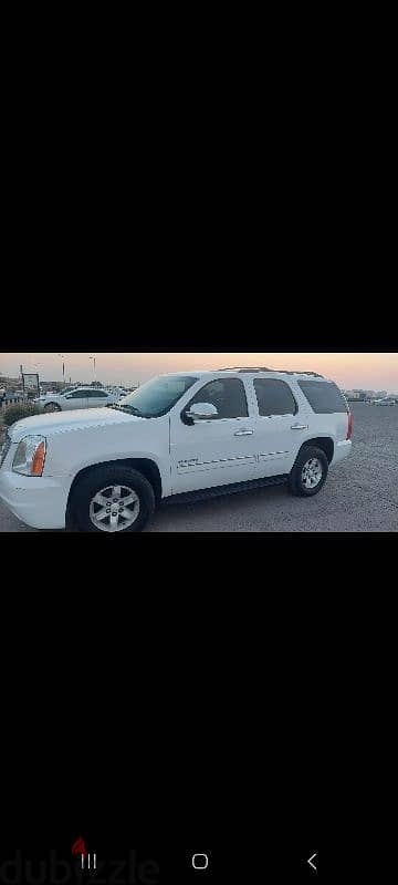 GMC YUKON 2013 IN BRAND NEW CONDITION 2