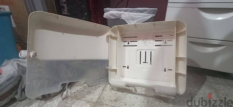 Tissue Box Dispenser 2