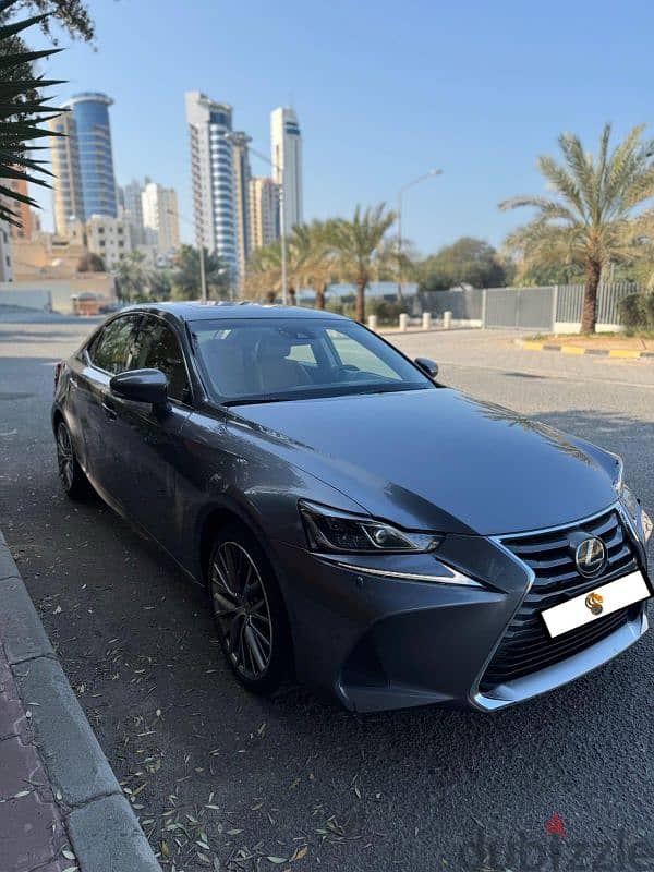 Lexus IS-Series 2017 Full Option 2