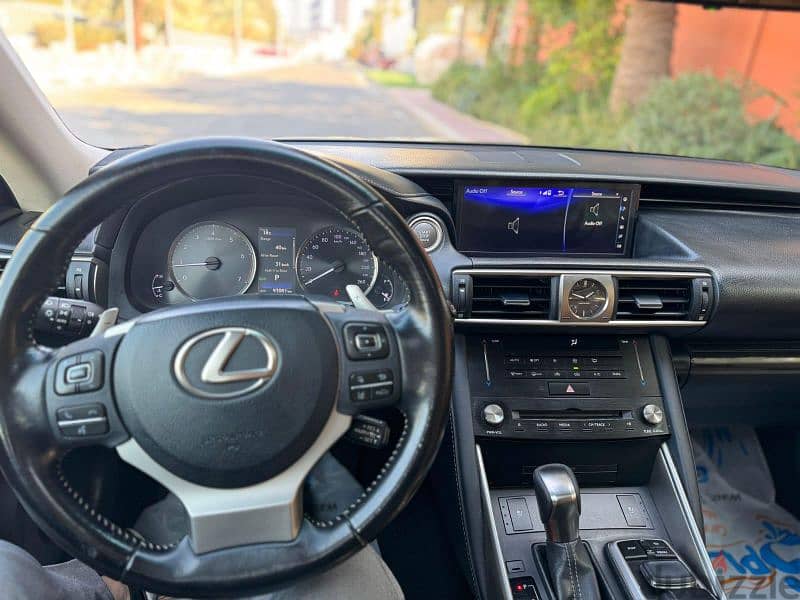 Lexus IS-Series 2017 Full Option 3