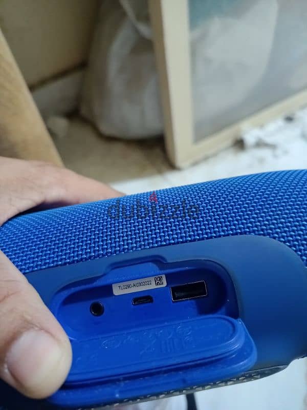 JBL, charge 3 speaker, very neat and clean condition hai. 1