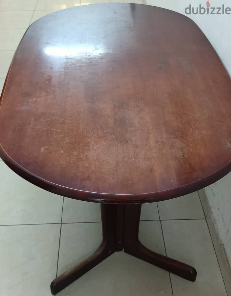 Dinning table for sale (158 cm x 90 cm). good condition 1