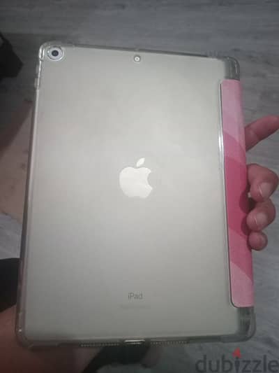 ipad 8 for sale. good condition. 32 gb.