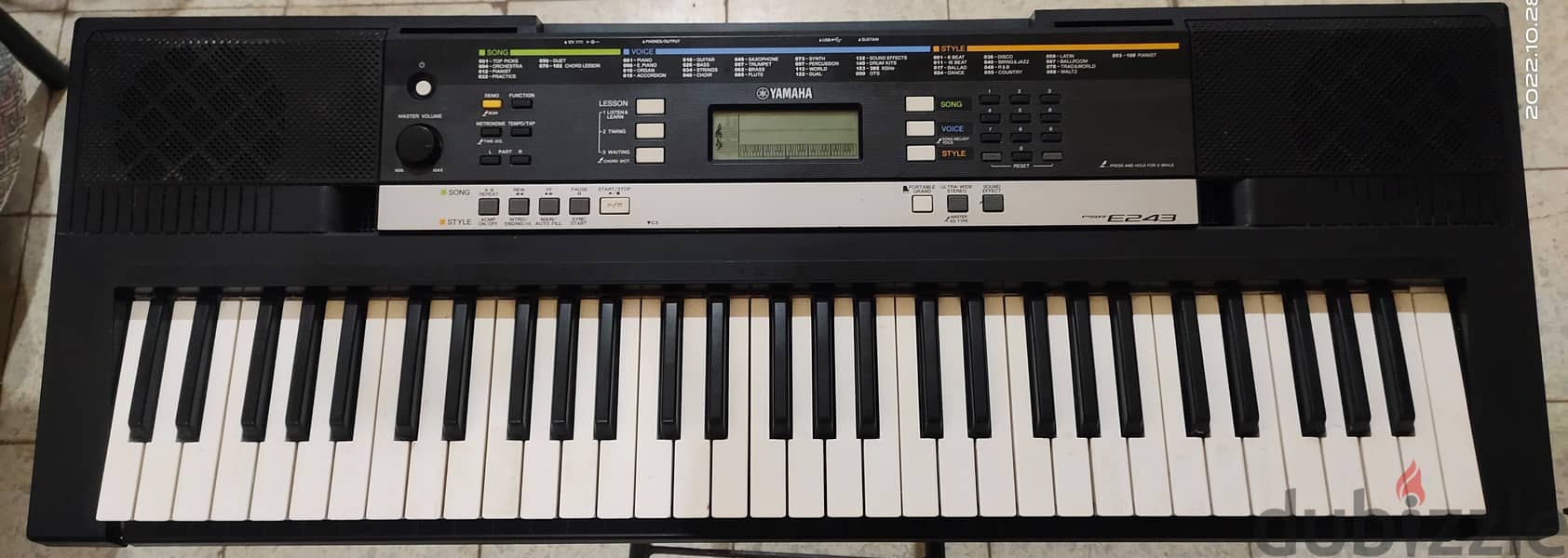 YAMAHA PSR E 243 Musical keyboard for sale 0