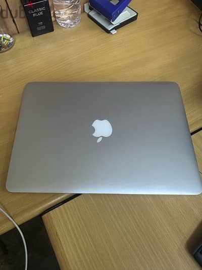 Apple MacBook 2.2 GHZ Dual core intel core i7,8gb ram 500 SSD