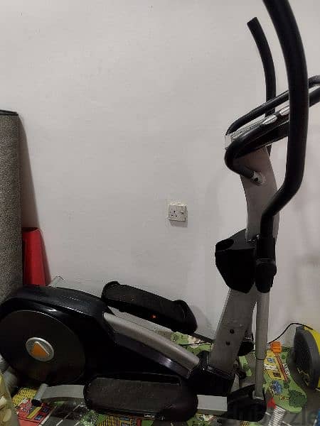 Cross Trainer bike in excellent condition 0