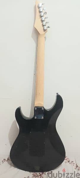 Yamaha electric guitar 4