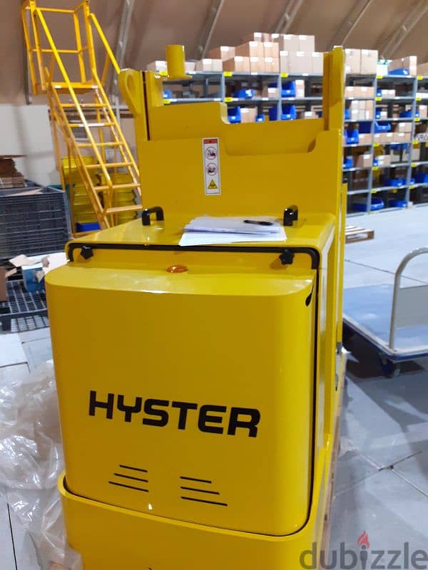 Hyster low level order picker. 7