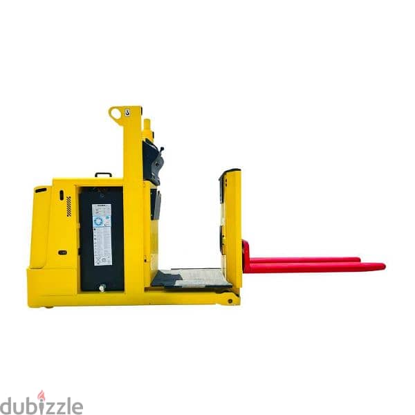 Hyster low level order picker. 9