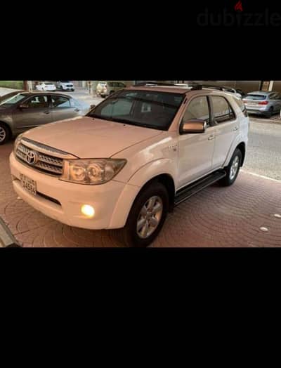 Toyota Fortuner 2010