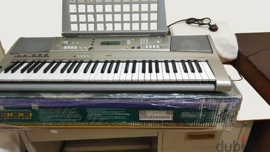 YAMAHA PSR A-300 Oriental keyboard little used in Cartoon