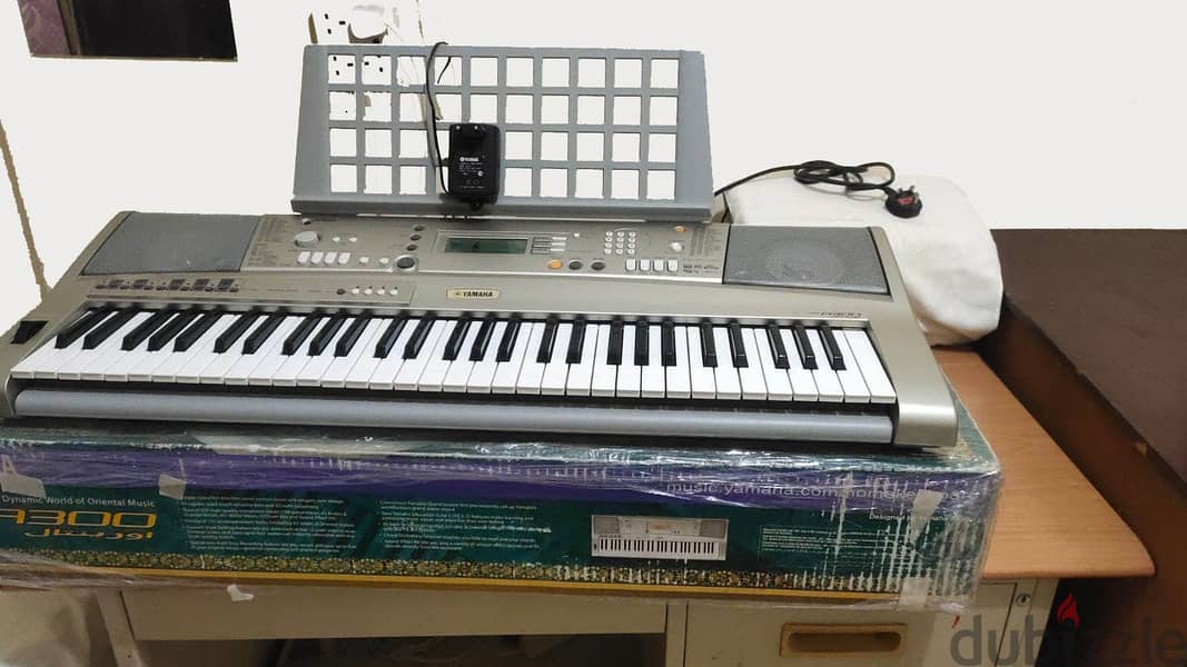 YAMAHA PSR A-300 Oriental keyboard little used in Cartoon 7