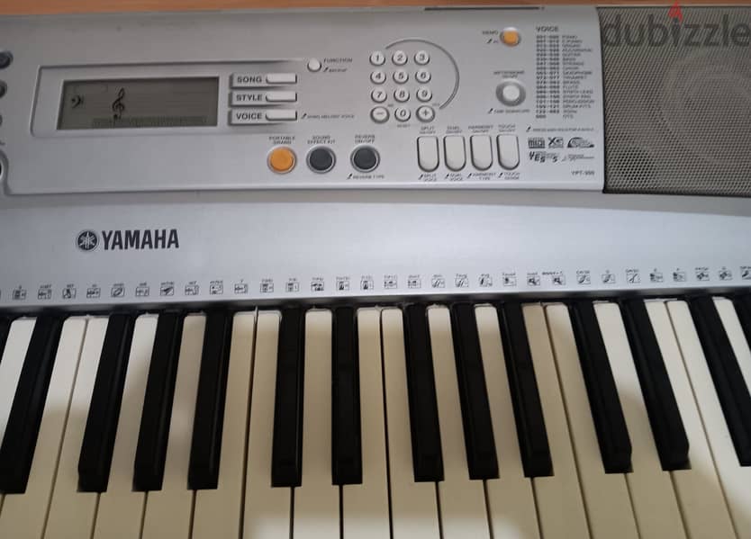 YAMAHA YPT-300 musical keyboard for sale 2