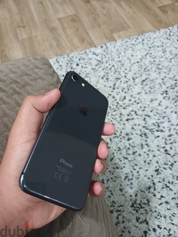 iPhone 8 with small crack with 86 battery ( I can trade for a ps4 pro) 1