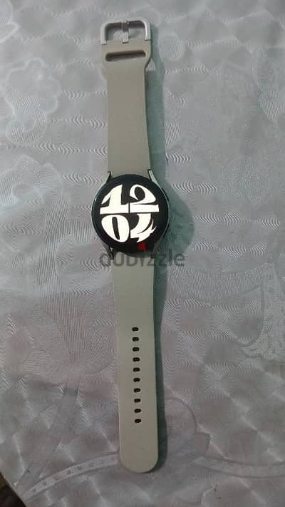 Samsung watch 4 lte with box and additional 2 straps for sale or swap