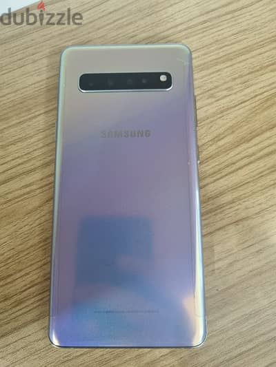 samsung s10 5g 512 giga  شرخ بسيط بالجتم الخارجي