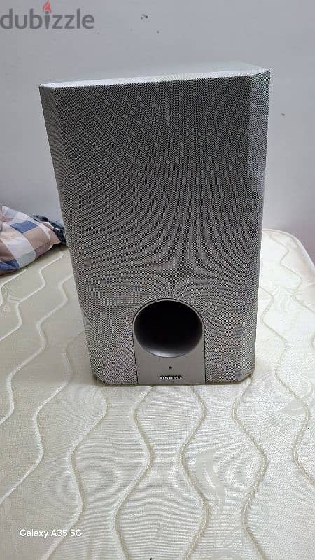 onkyo 10 active subwoofer . 0