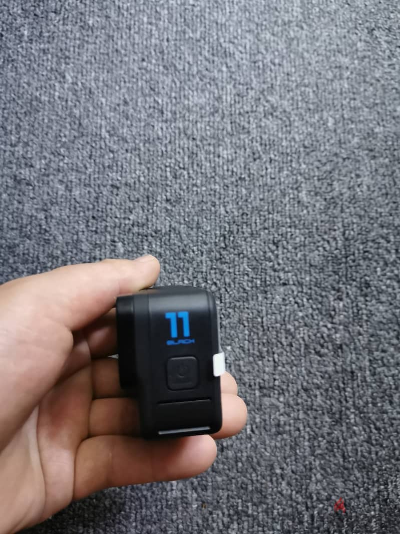 Gopro hero 11  . .  open  box not  used 2