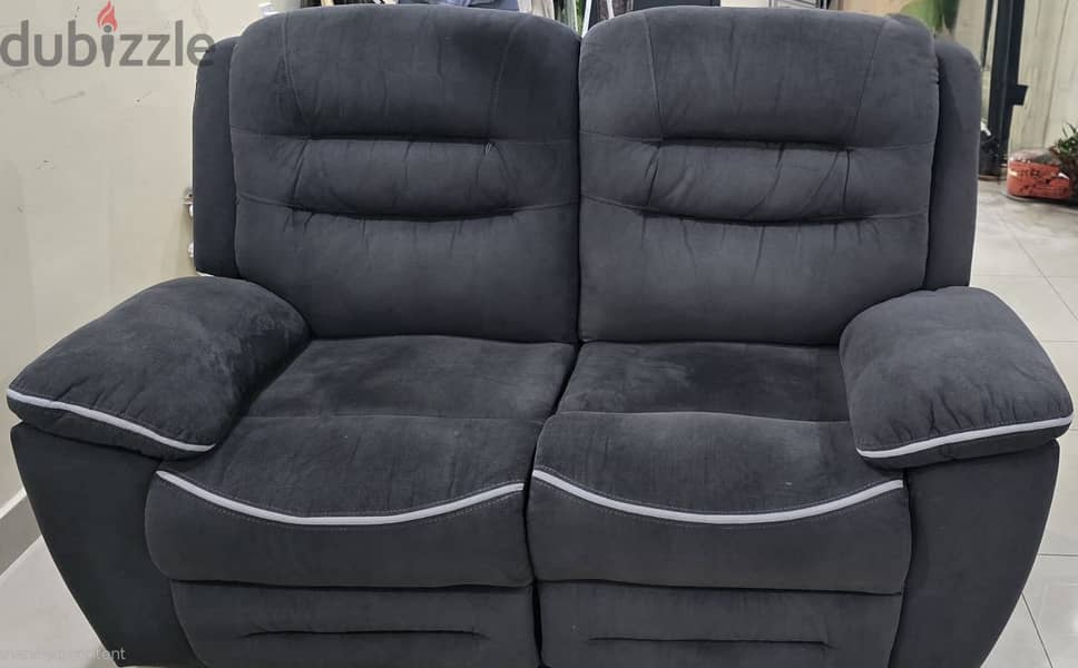 2 Seater Recliner 0