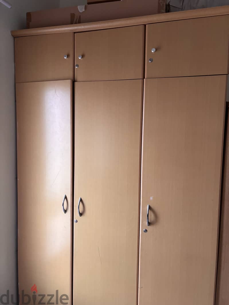 Used wardrobe + 2 chairs free 1