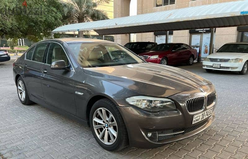 BMW 5-Series 2012 10