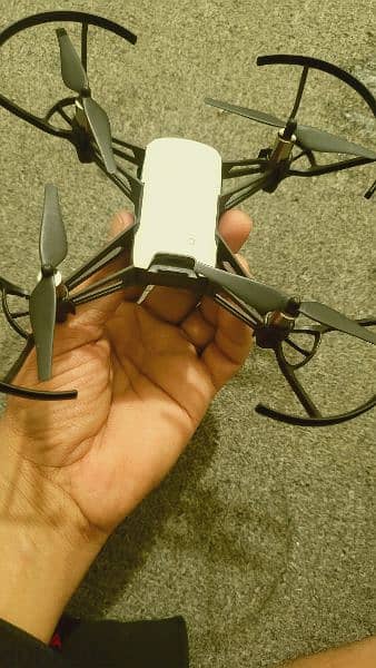 drone dji tello orginal looks like new 4