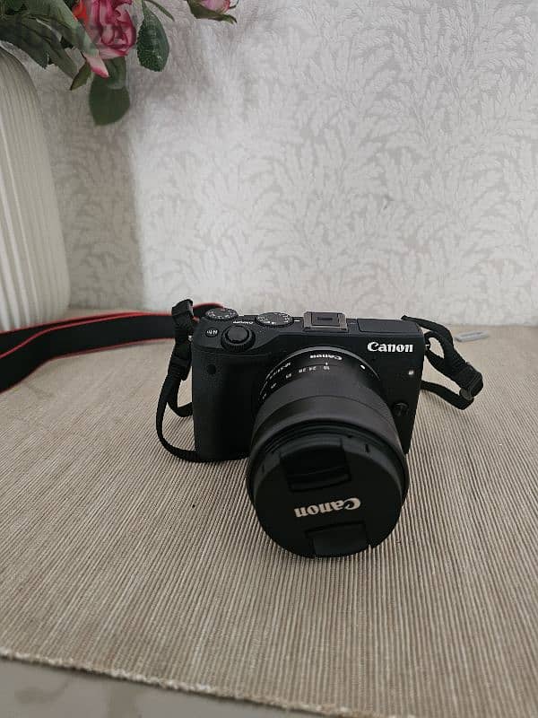 EOS M3 mirrorless camera in good condition 3