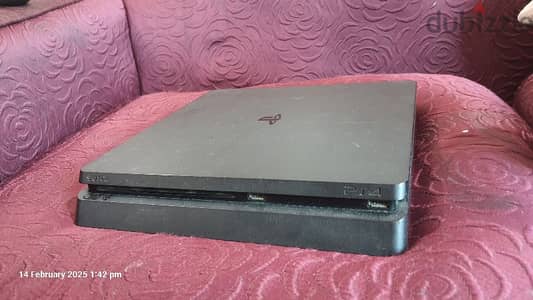 PS4 slim excellent condition