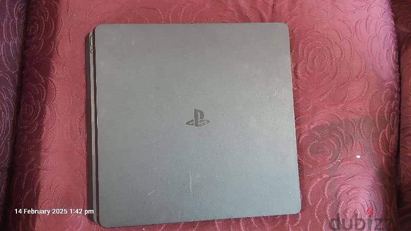 PS4 slim excellent condition 2