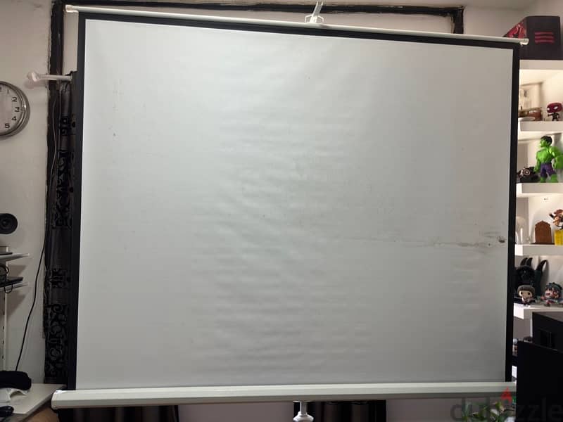 projector screen two pieces 1