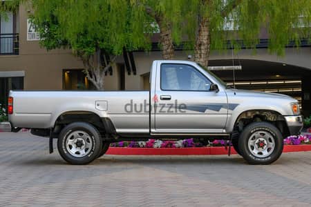 Toyota Camry 1992 1992 Toyota Pickup Deluxe 4x4 WhatsApp +16266453424