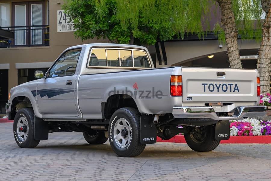 Toyota Camry 1992 1992 Toyota Pickup Deluxe 4x4 WhatsApp +17144191773 1