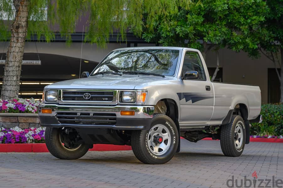 Toyota Camry 1992 1992 Toyota Pickup Deluxe 4x4 WhatsApp +17144191773 6