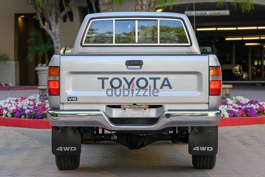 Toyota Camry 1992 1992 Toyota Pickup Deluxe 4x4 WhatsApp +17144191773 3