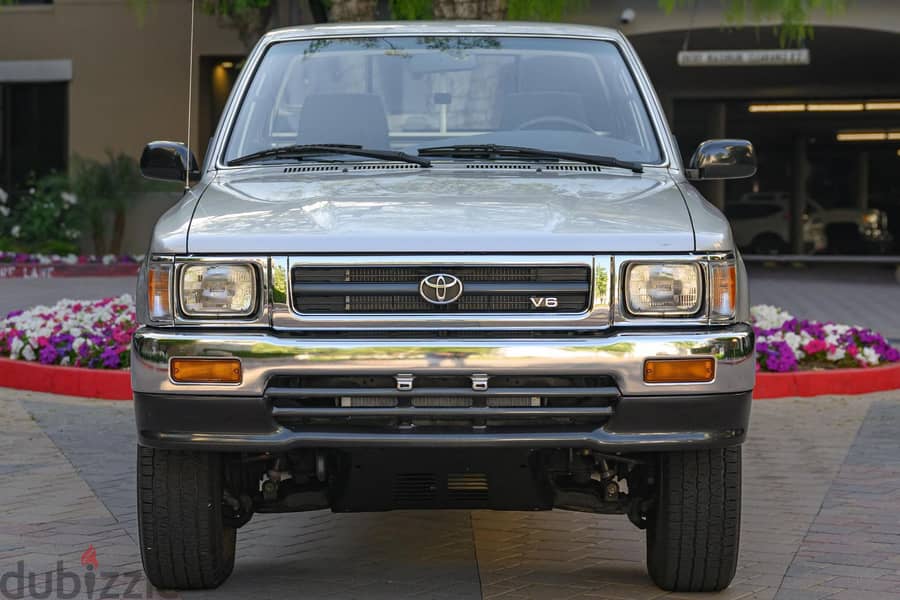 Toyota Camry 1992 1992 Toyota Pickup Deluxe 4x4 WhatsApp +17144191773 4