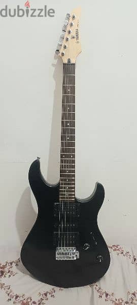 Yamaha electric guitar 4