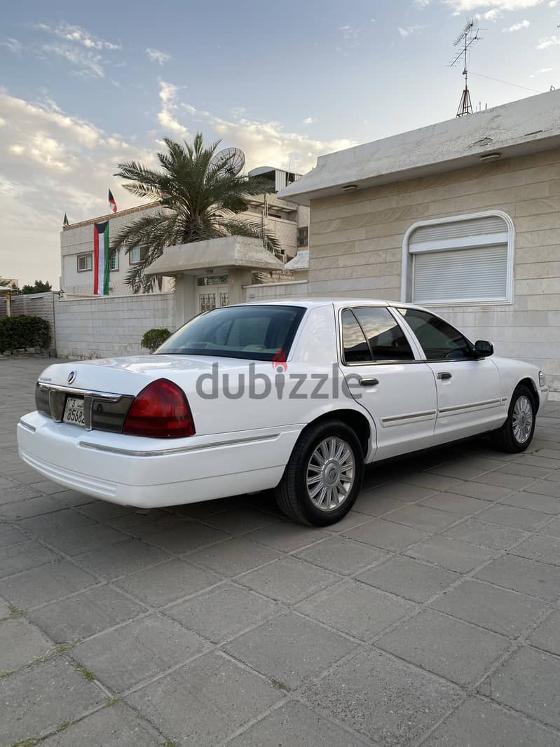 Ford Mercury Grand Marquis Model 2011 2