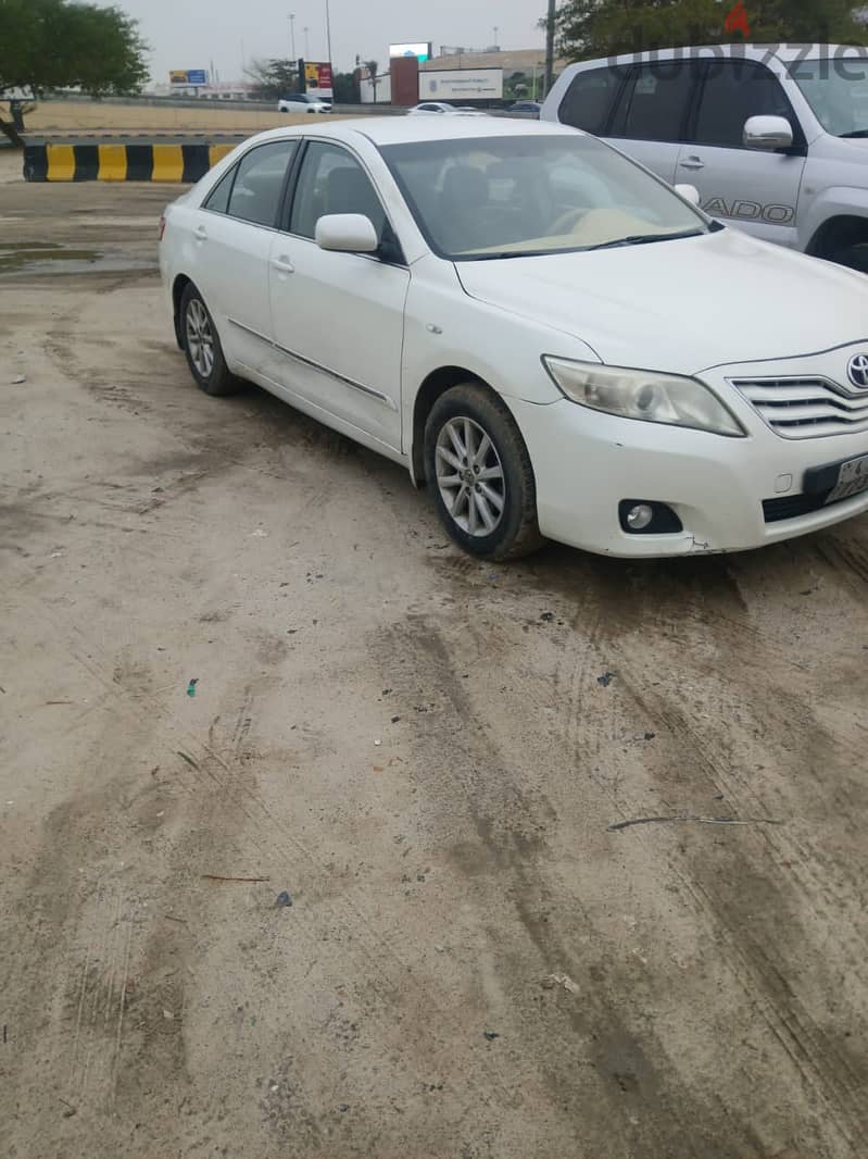 Toyota Camry 2011 2X2 Excellent condition 2