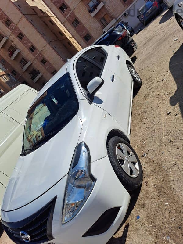 Nissan Sunny 2015 0