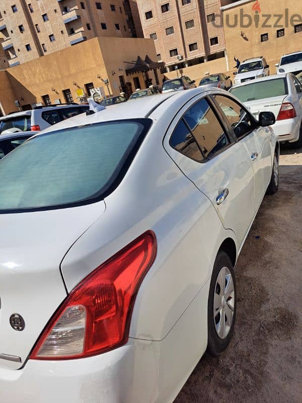 Nissan Sunny 2015 4