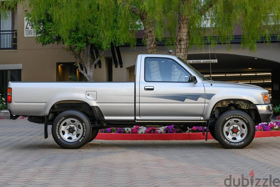 Toyota Pickup 1992 Deluxe 4x4 WhatsApp Chat : +17144191773 0