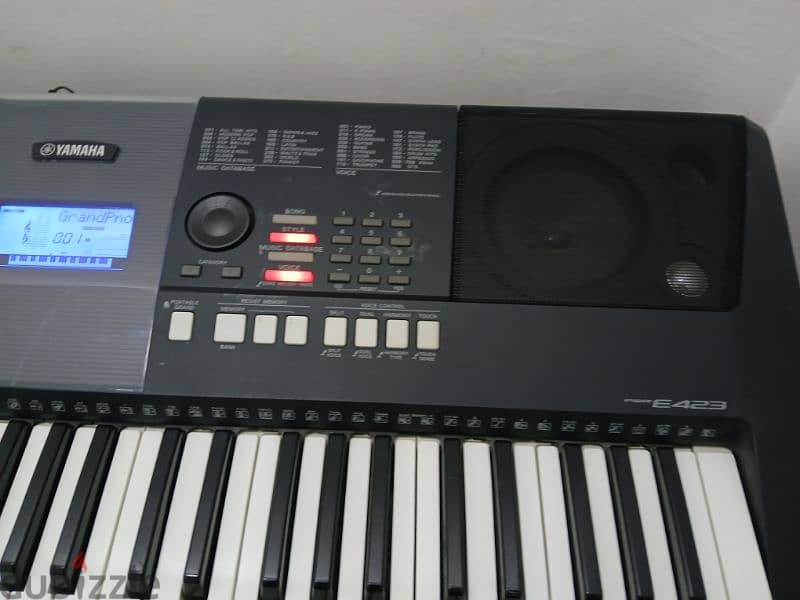 yamaha keyboaard e423 1