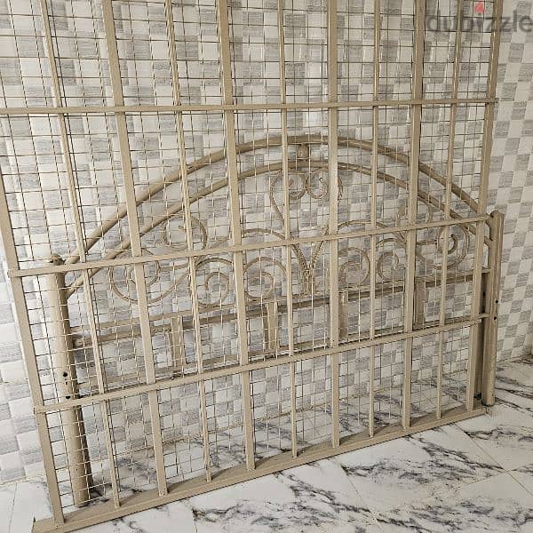 King Size Metal Bed 1