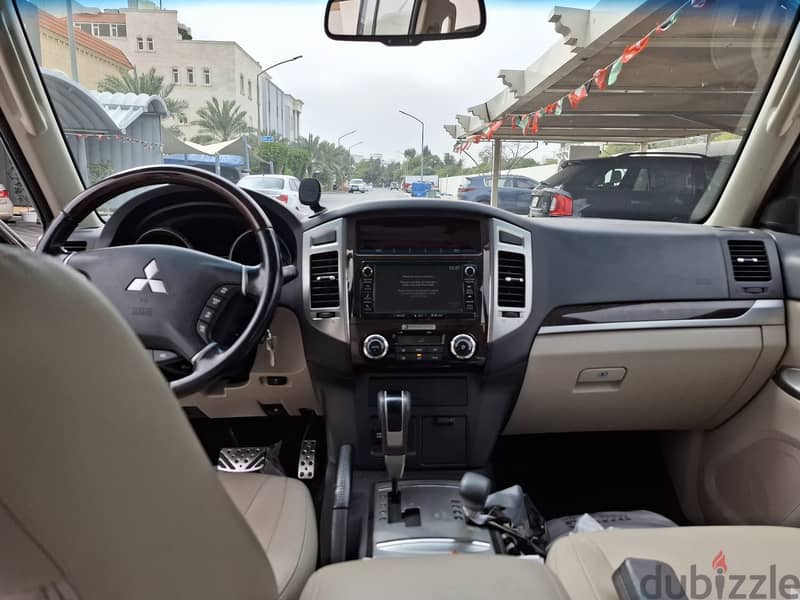 For sale Mitsubishi Pajero 2017 full option 5