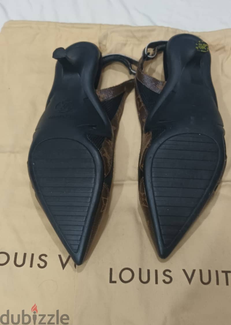 Louis vuitton midheels size 39 1