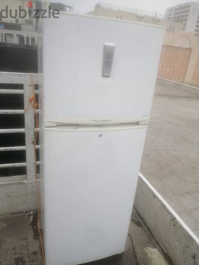 Refrigerator lightly used